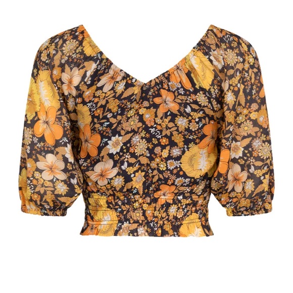 🧳 Spell Hibiscus Lane Short Sleeve Blouse in Licorice - Picture 5 of 7